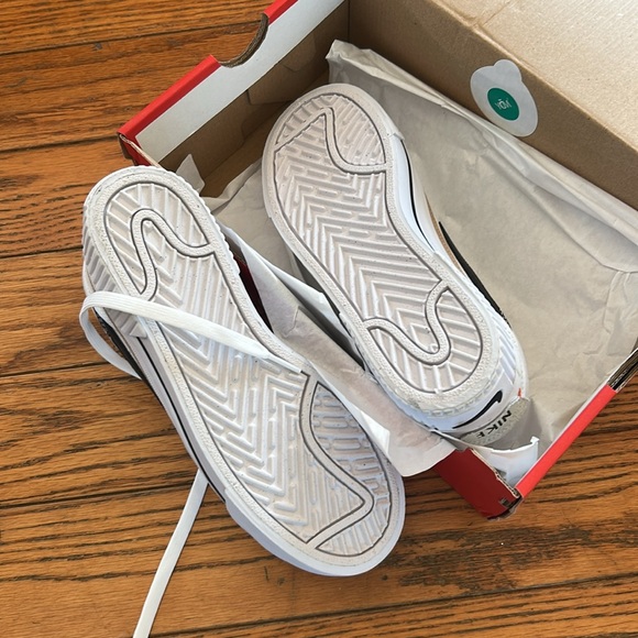 NWT Nike Court Legacy Lift - Picture 2 of 5